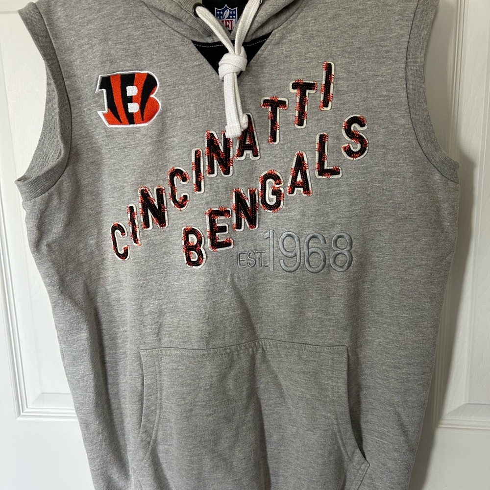 Rare Cincinnati Bengals Sleeveless Hoodie Embroidered NFL Football Men’s Large